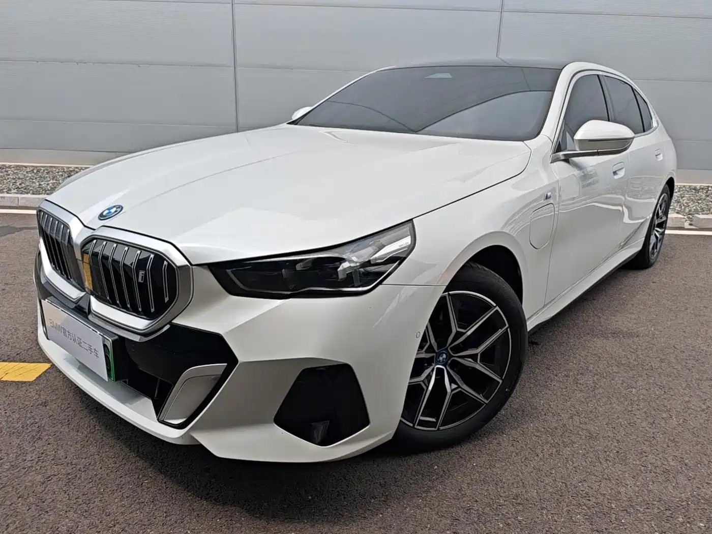 2025 BMW i5