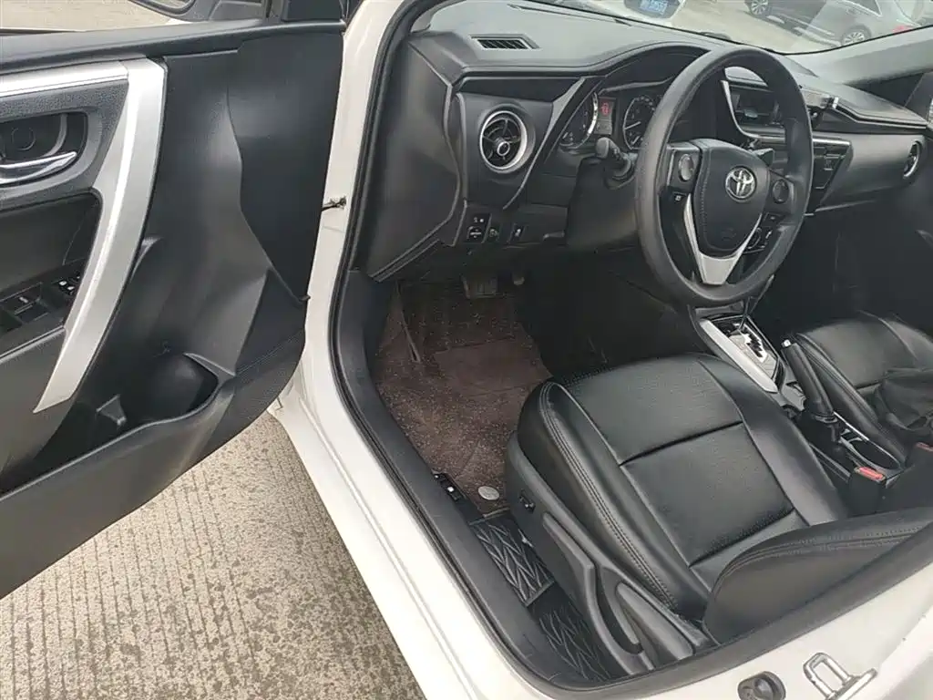 Toyota Corolla 2017 Facelift 1.2T S-CVT GL-i фото 16