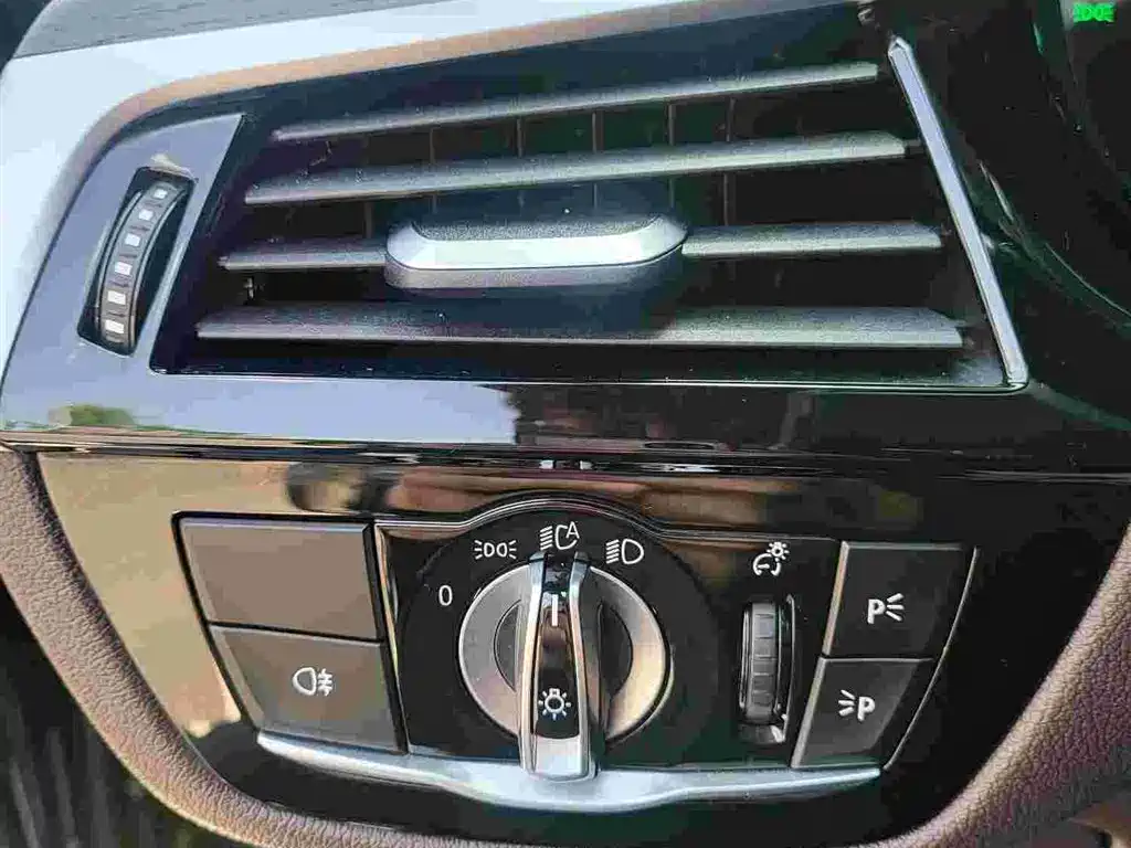 BMW 5 Series 2022 Model Second Facelift 530Li Leading M Sport Package фото 9