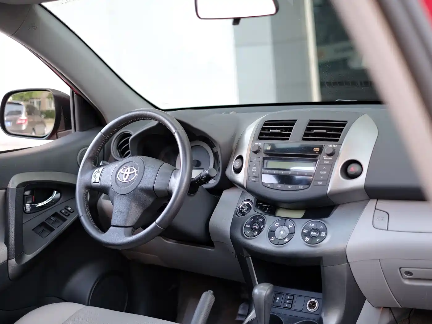 Toyota RAV4 Rongfang 2009 2.4L Automatic Luxury Edition фото 38