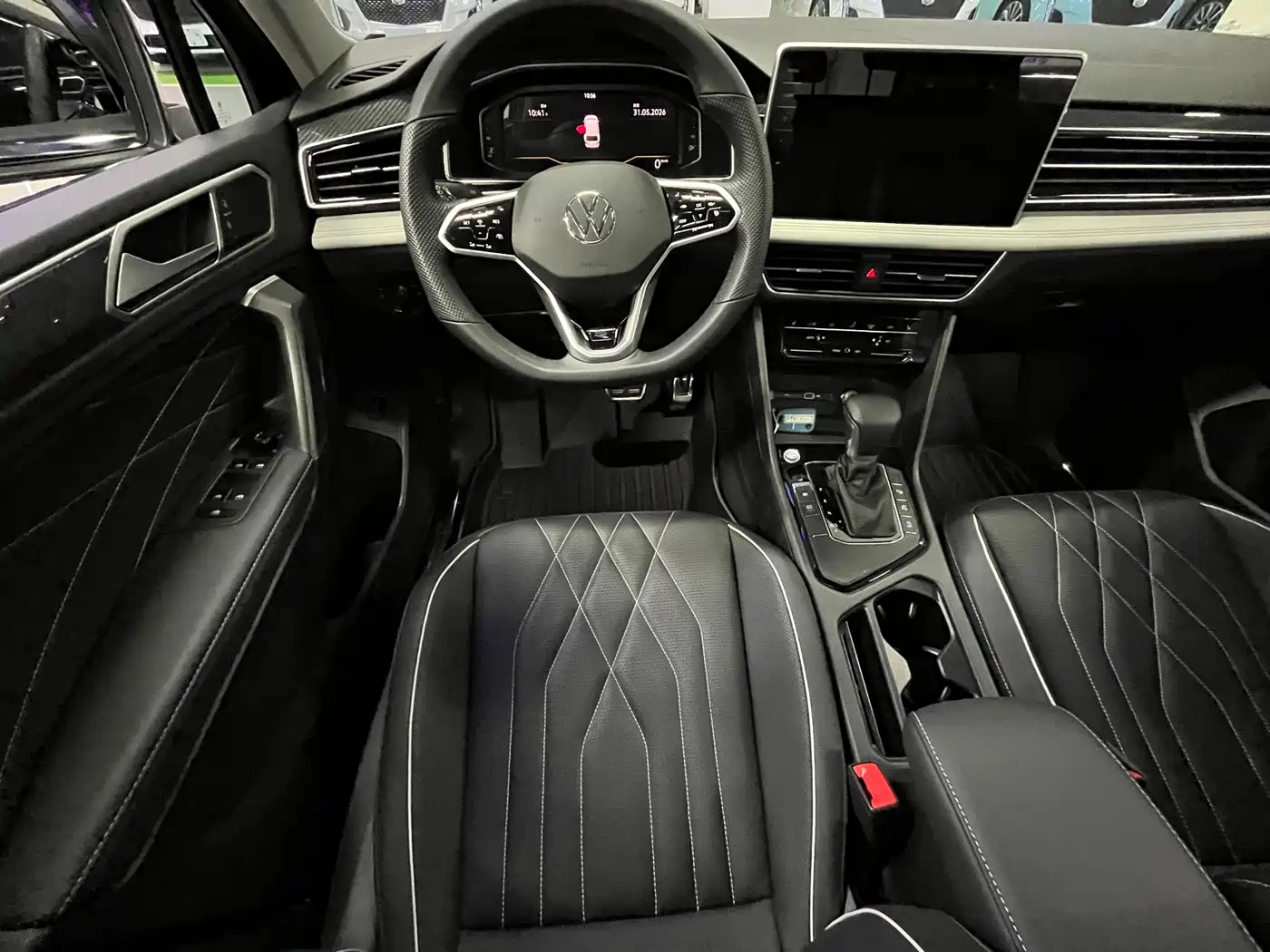 Volkswagen Tiguan L 2023 330TSI Auto 2WD R-Line Premium Edition фото 8