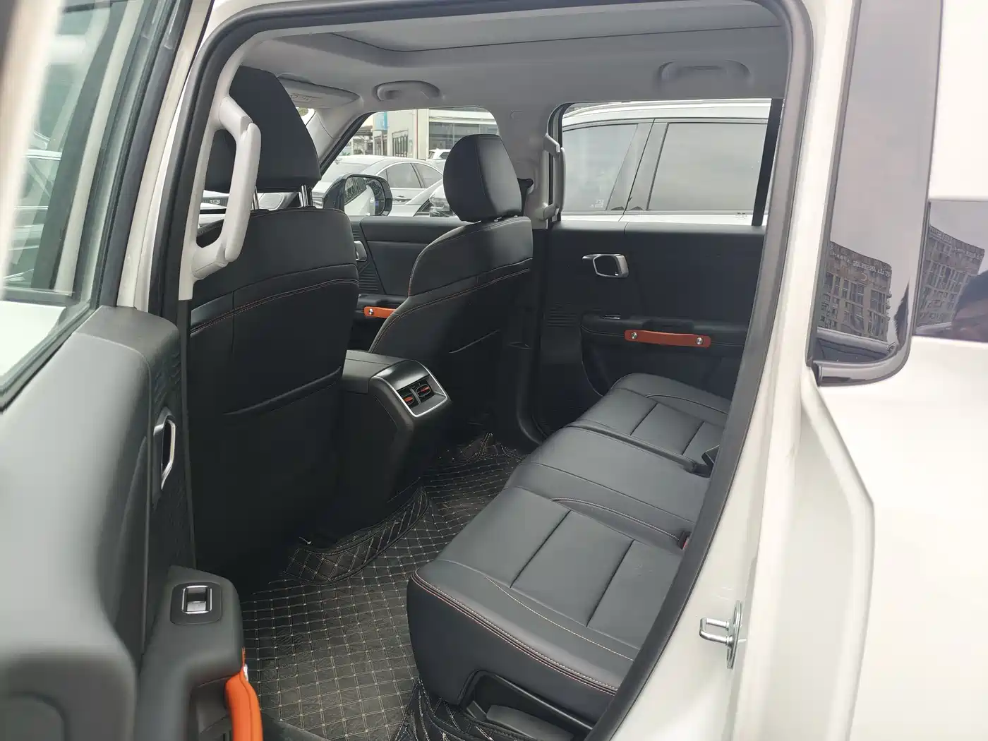 BAIC ORV Beijing Off-Road BJ30 2026 Traveller 1.5T DCT 2WD 7-Seater Edition фото 9