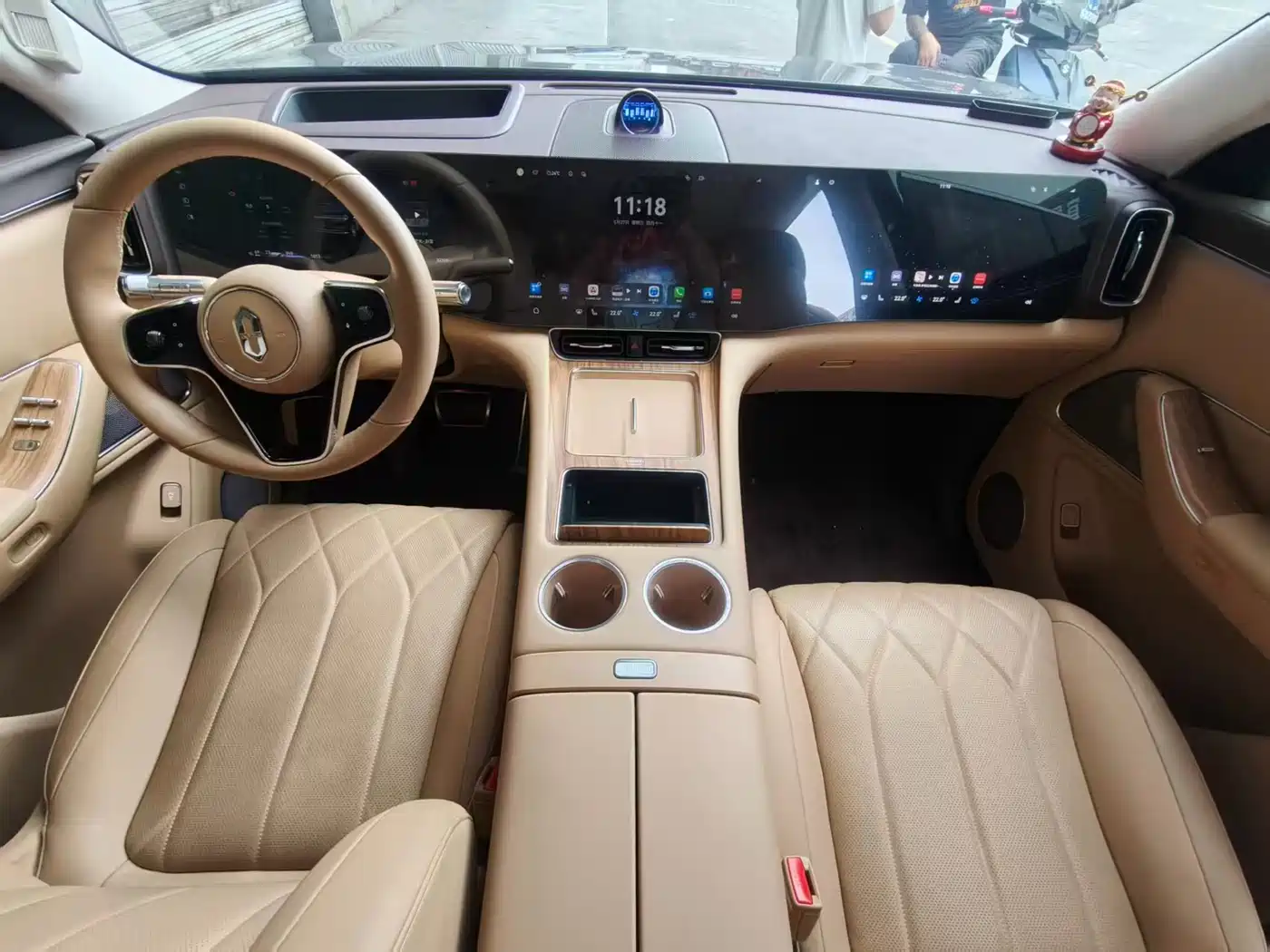 AITO Wenjie AITO M8 2025 Model Extended Range Max+ Edition 53.4kWh 6-Seater фото 4