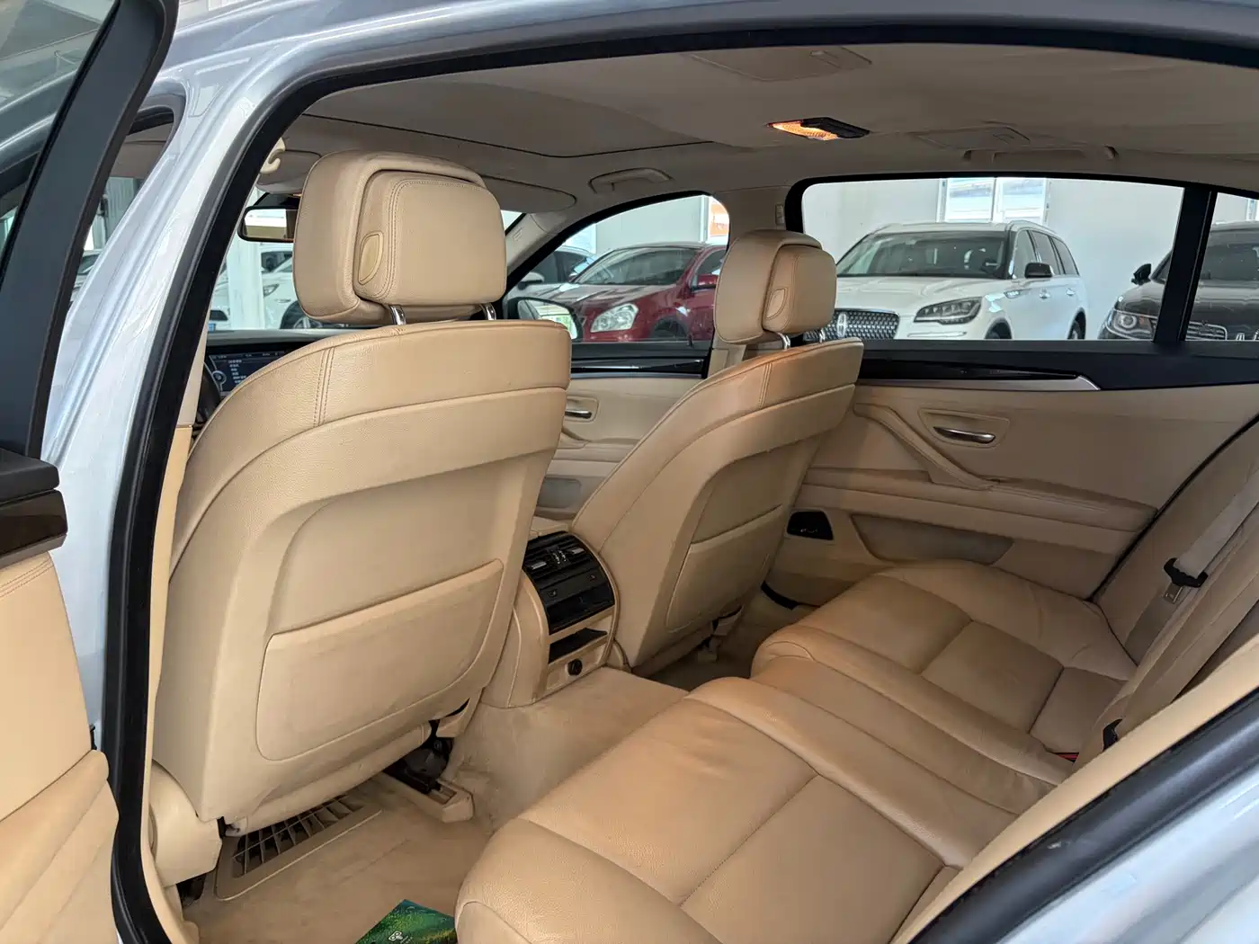 BMW 5 Series 2011 523Li Leading фото 8