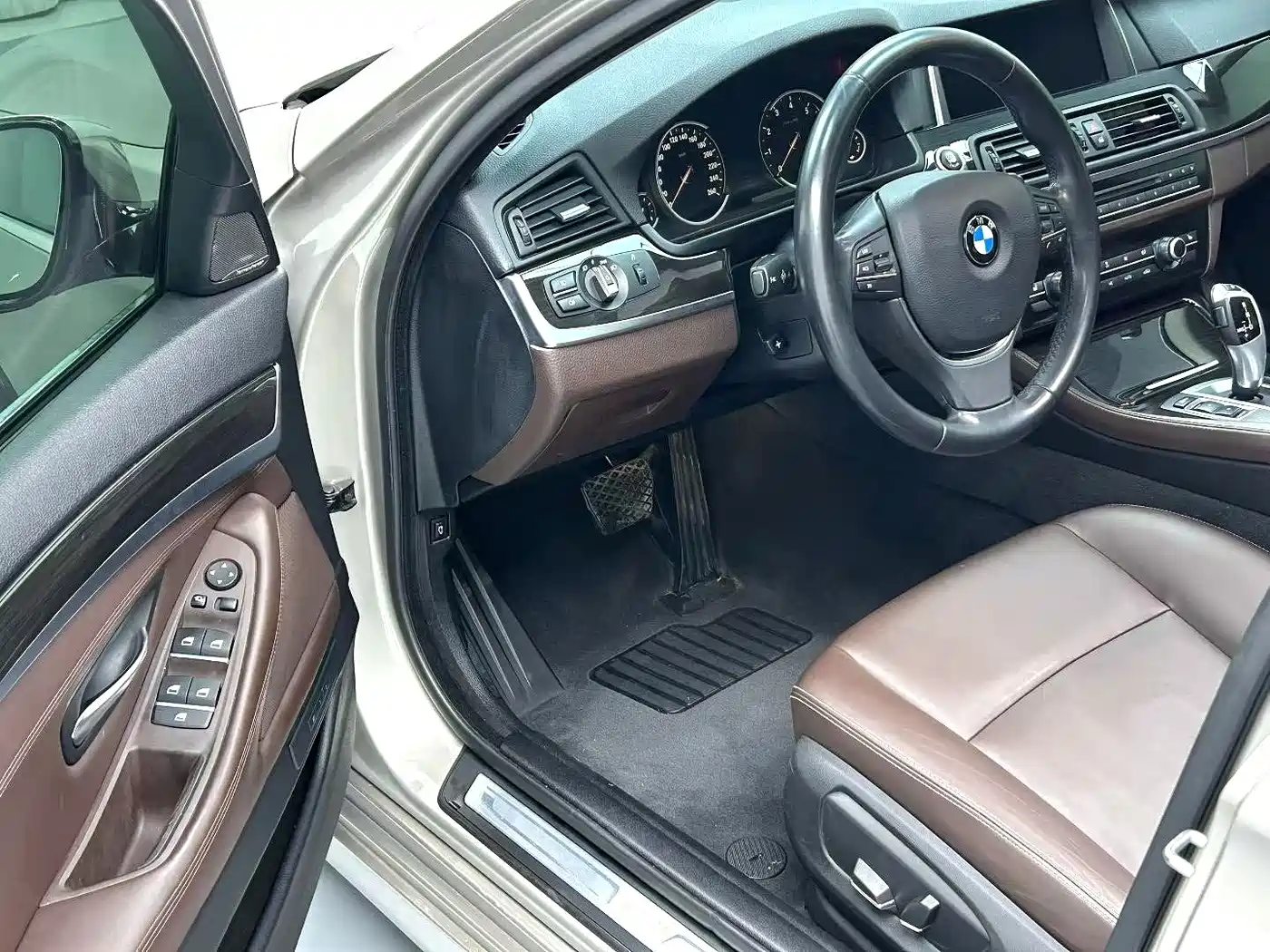 BMW 5 Series 2017 525Li Luxury Design Package фото 5
