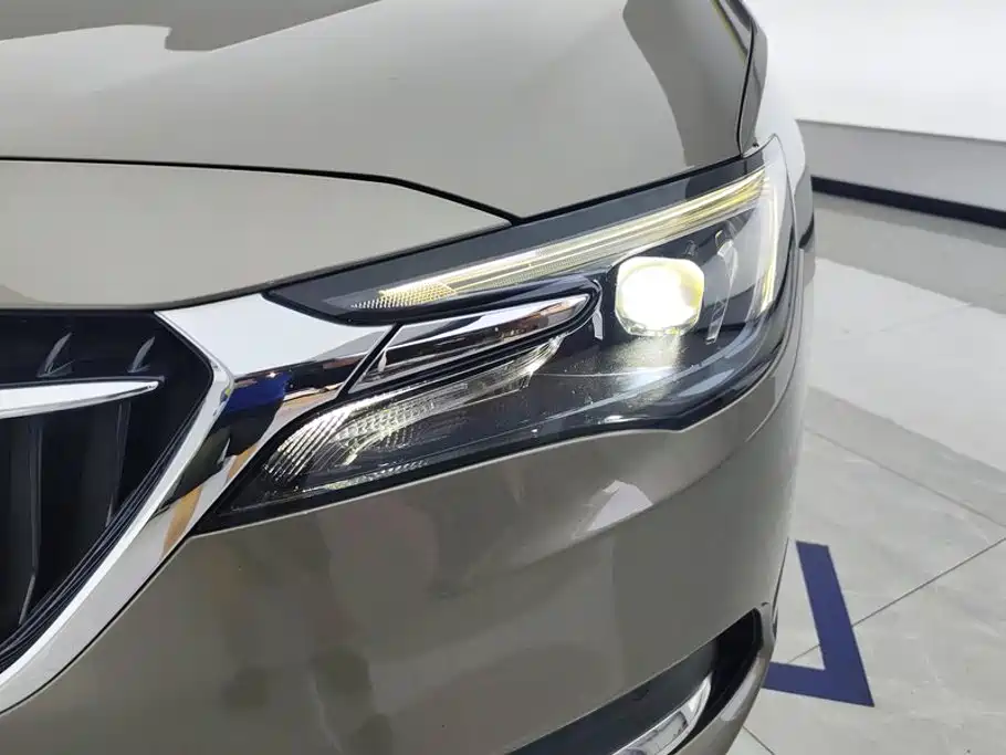 Buick GL6 2022 2021 323T Mild Hybrid Connected Premium Trim