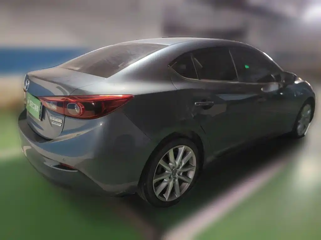 Photo 4 - Mazda Mazda 3