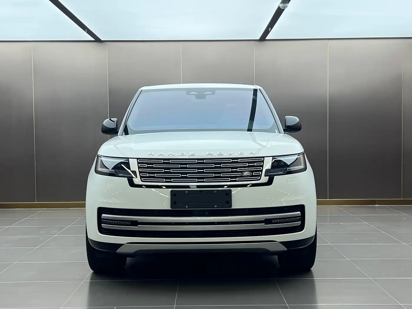 Land Rover Range Rover 2024 3.0 L6 400PS Genesis Extended фото 2