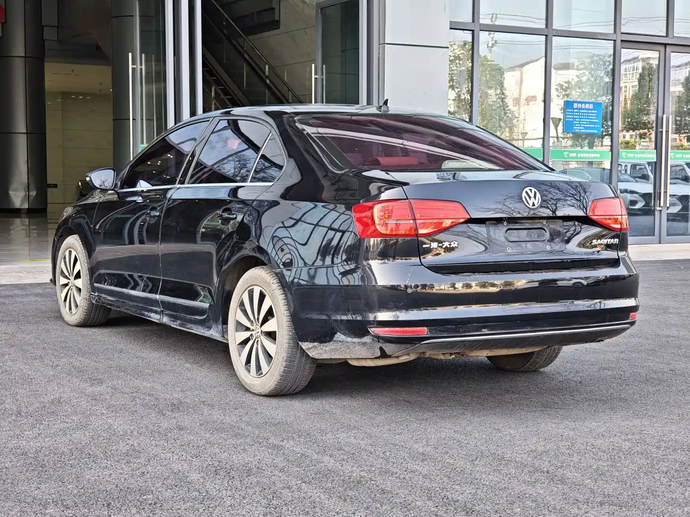 Volkswagen Sagitar 2017 1.6L Automatic Comfort фото 9