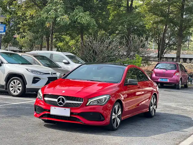 MERCEDES-BENZ CLA