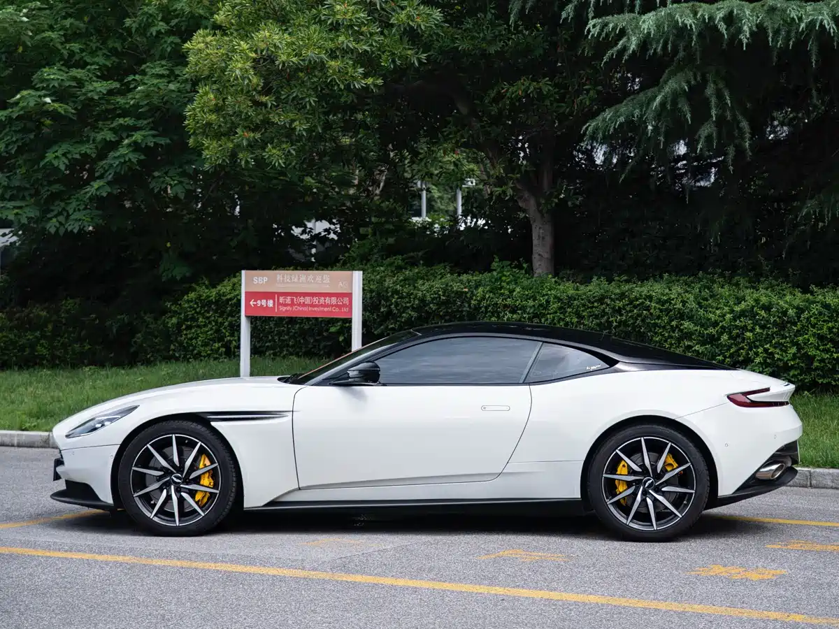 Aston Martin DB11 2019 2019 Model 4.0T V8 Coupe