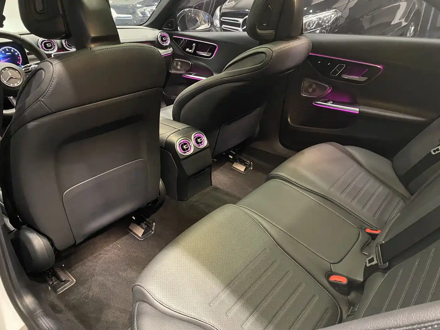 Mercedes-Benz C-Class 2023 Facelift II C 260 L Night Edition фото 9
