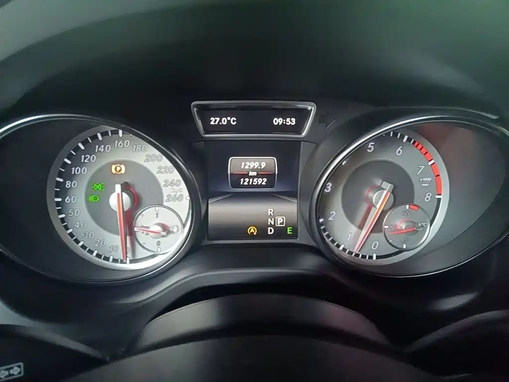 Mercedes-Benz GLA 2015 GLA 200 Dynamic фото 12