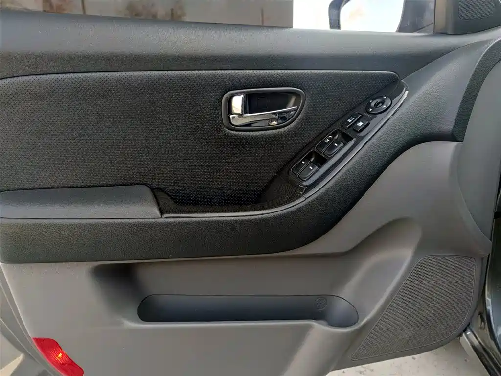 Hyundai Elantra 2011 1.6L Automatic Luxury фото 3