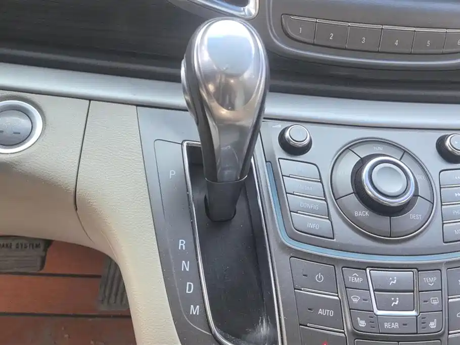 Buick GL8 2011 3.0L XT Luxury Business Flagship фото 16