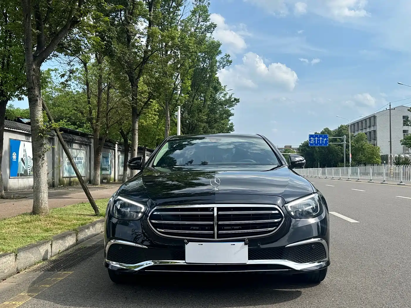 Mercedes-Benz E-Class 2023 E 300 L Fashion фото 2