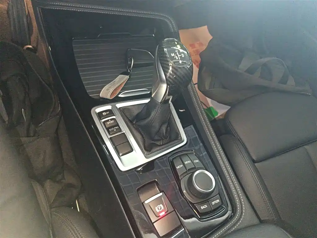 BMW 1 Series 2018 Facelift 118i Sport фото 6