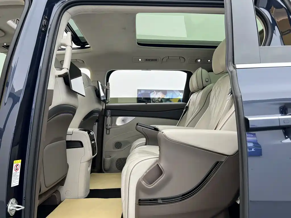 Denza D9 2023 2022 DM-i 970 AWD Flagship