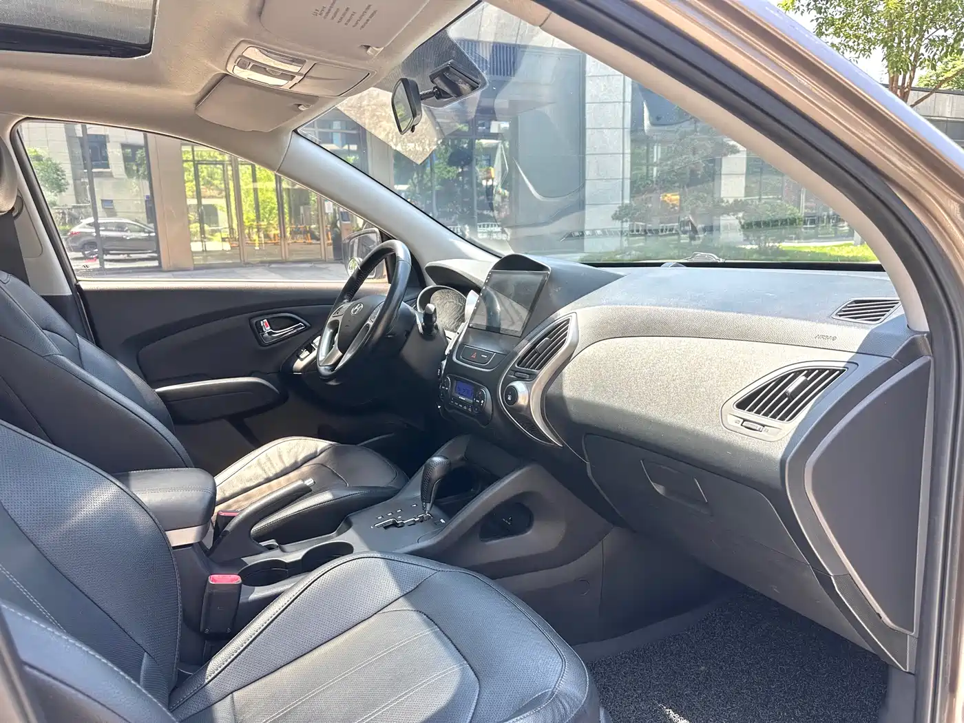 Hyundai Beijing Hyundai ix35 2015 2.0L Automatic 2WD Smart Type China IV фото 7