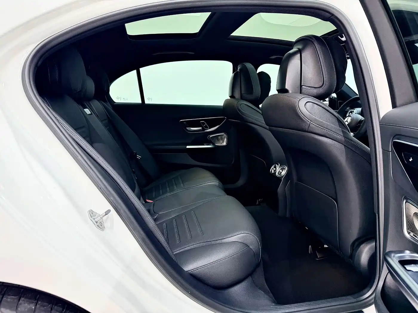 Mercedes-Benz C-Class 2023 Facelift C 260 L Night Sport Edition фото 17