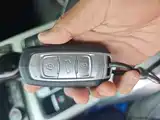 Фото 12 - Geely Atlas