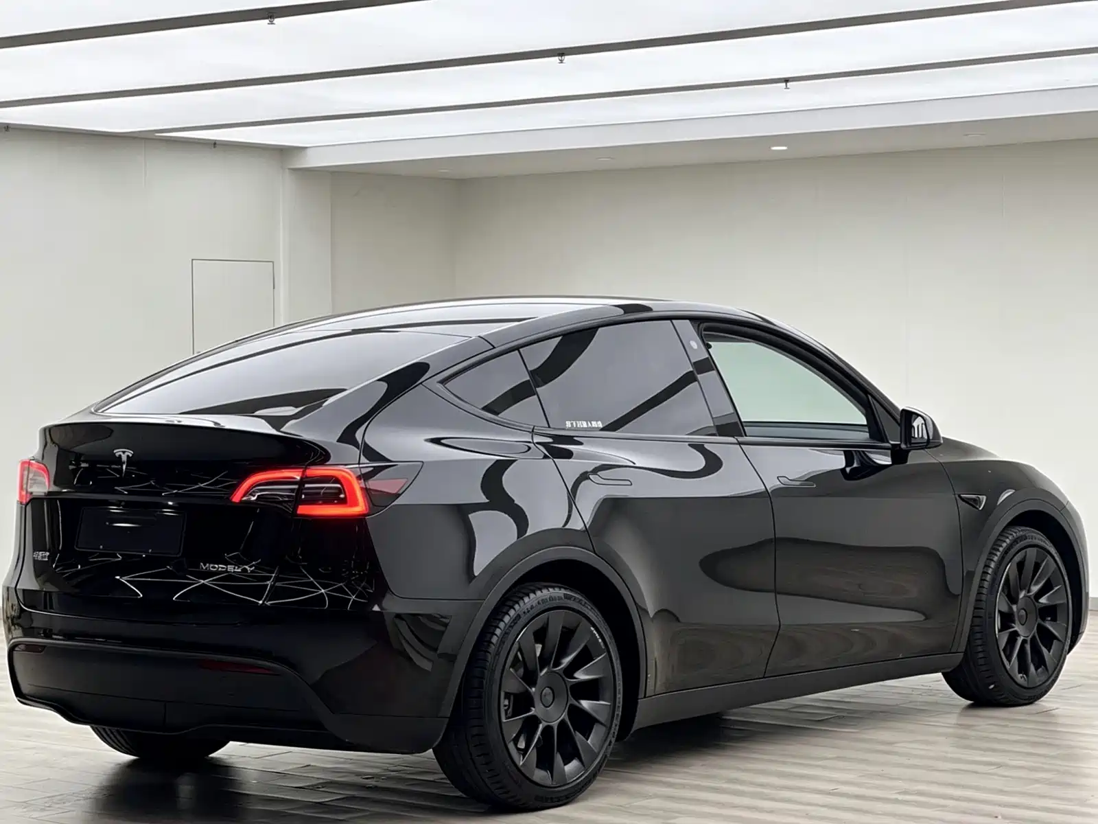 Фото 15 - Tesla Model Y