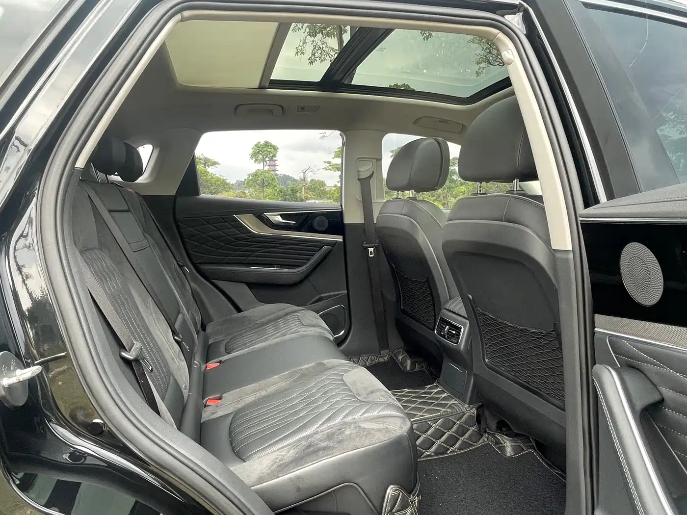 Hongqi HS5 2022 Facelift 2.0T Smart Flag Enjoyment Edition фото 15
