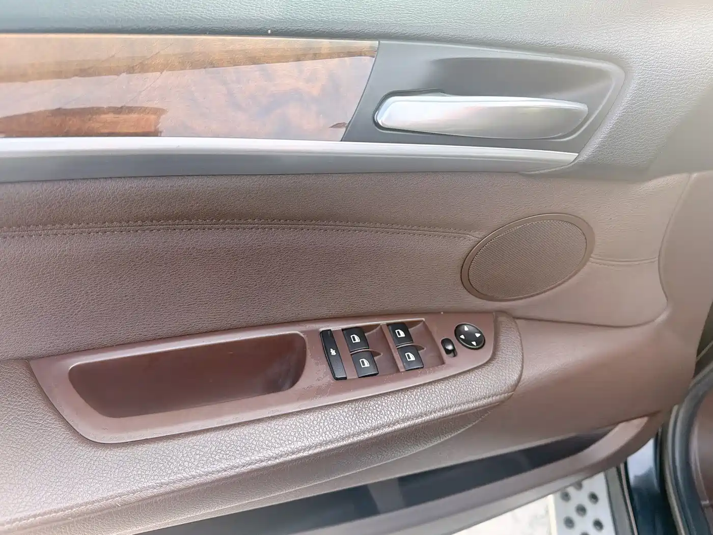 BMW X5 (Import) 2010 xDrive30i Luxury 10th Anniversary Edition фото 11