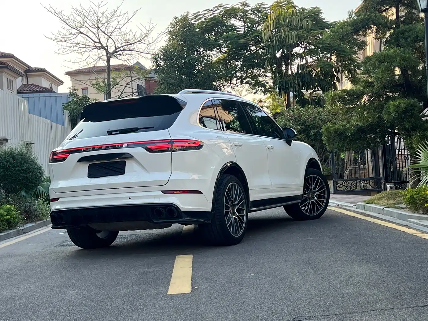 Porsche Cayenne 2011 Cayenne S 4.8L фото 7