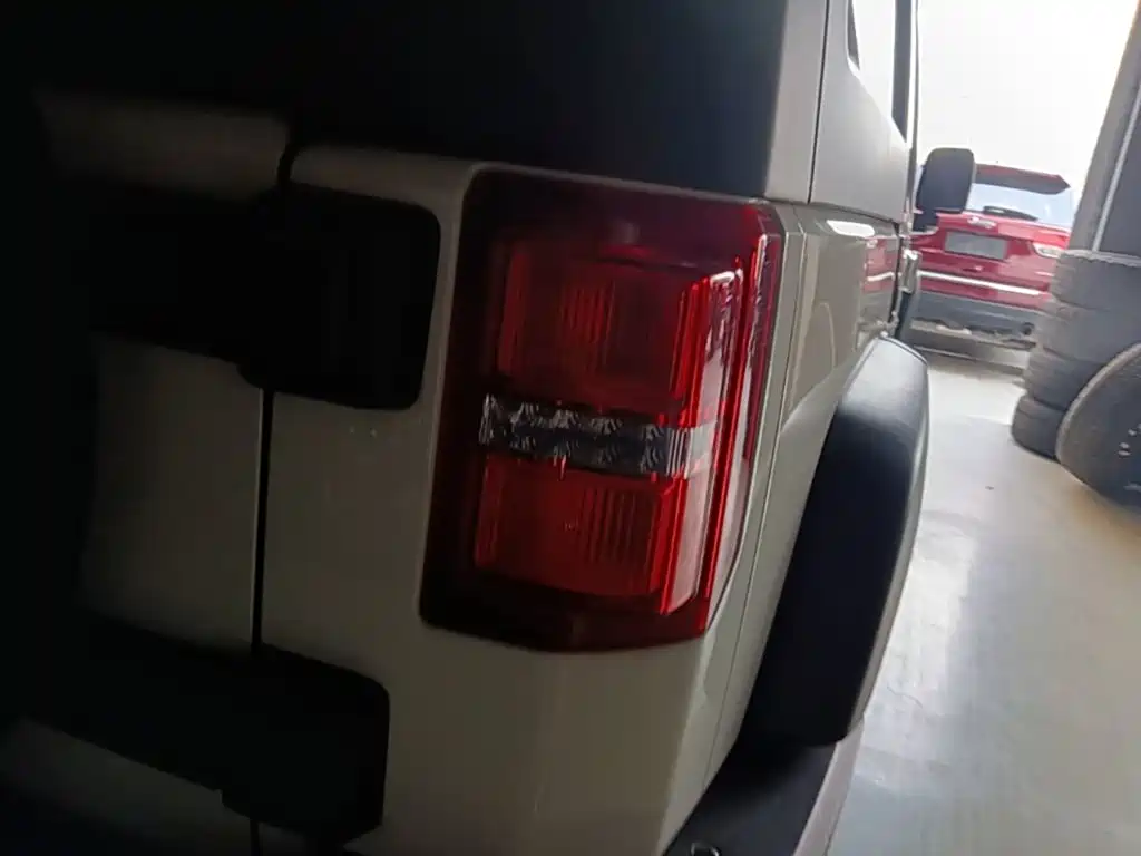 BAIC ORV Beijing Offroad BJ40 2016 2016 Model 40L 2.3T Automatic 4WD Exclusive