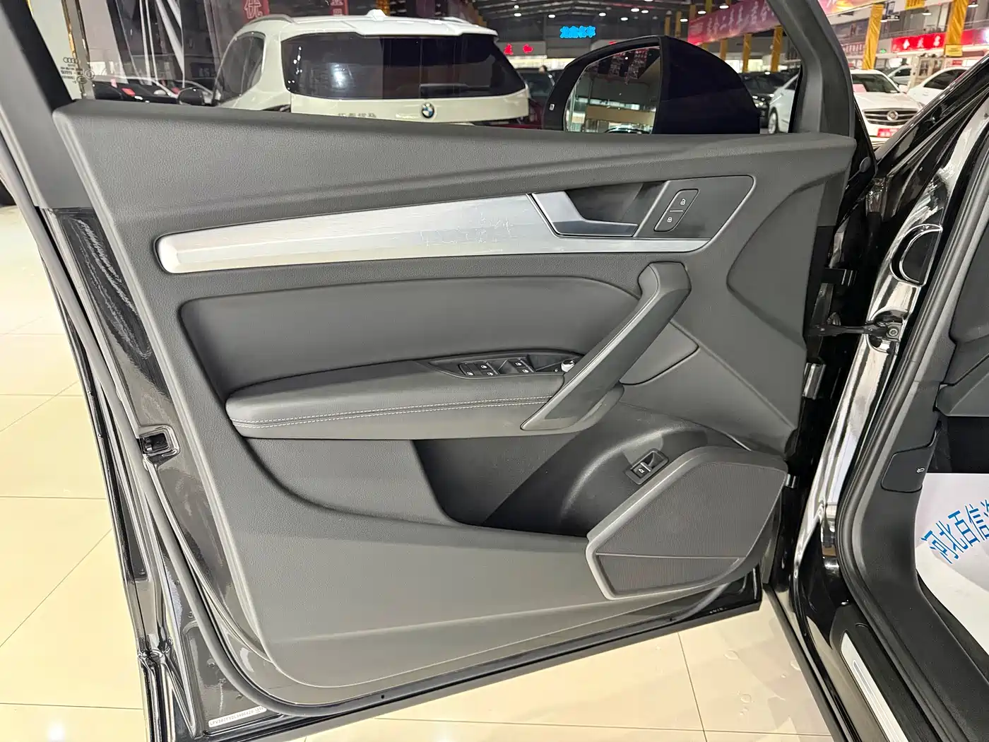 Audi Q5L 2020 Facelift 40 TFSI Honor Fashion фото 9