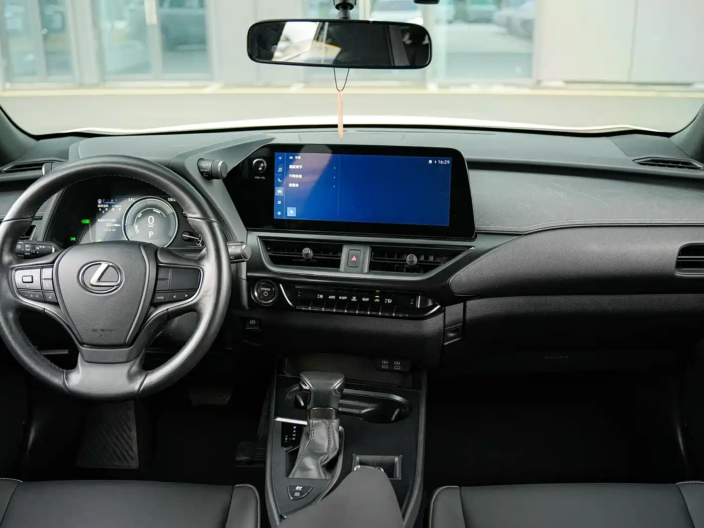 Lexus UX 2022 260h Cool Edition фото 16