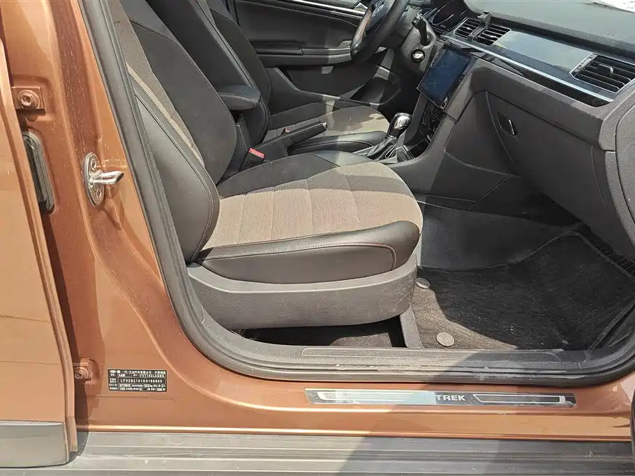 Volkswagen C-TREK 2017 1.6L Automatic Comfort фото 8