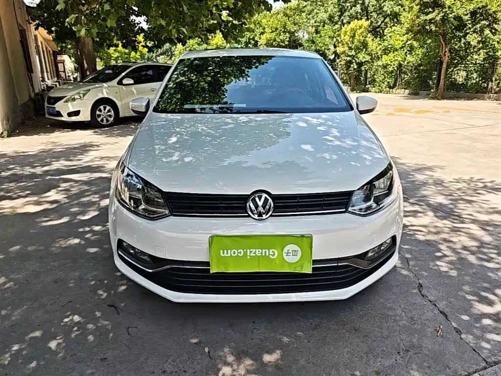 Volkswagen Polo 2016 1.6L Automatic Comfort фото 3