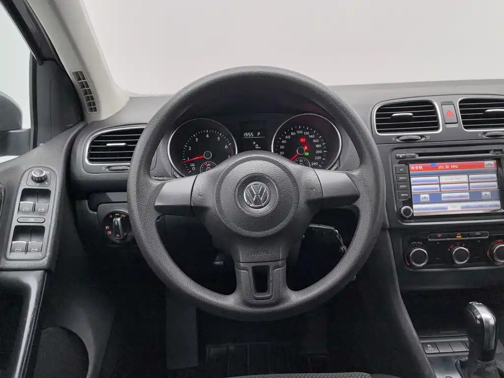 Volkswagen Golf 2011 2011 Model 1.6 Automatic Comfort