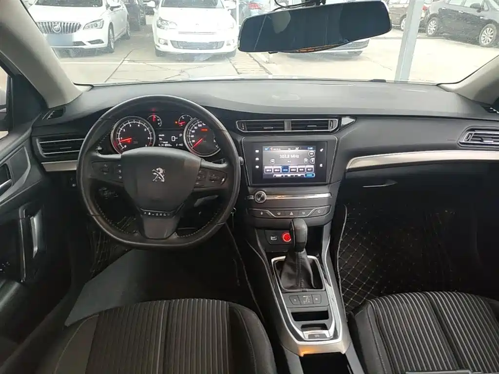 Peugeot 408 2016 1.6T Automatic Luxury Edition фото 10