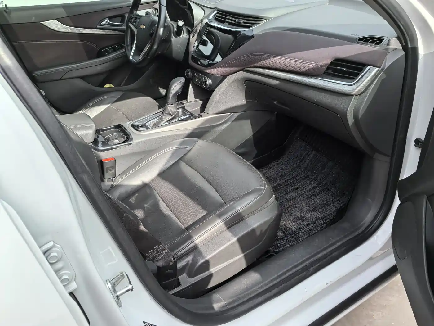 Chevrolet Malibu 2017 1.5T Automatic Luxury Edition фото 12