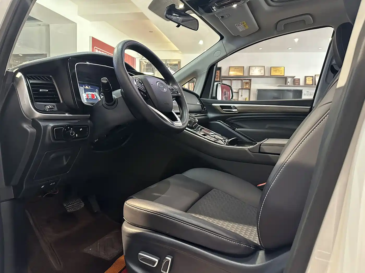 GAC Trumpchi Trumpchi M8 2024 Leadershow Series 390T Luxury Edition фото 17