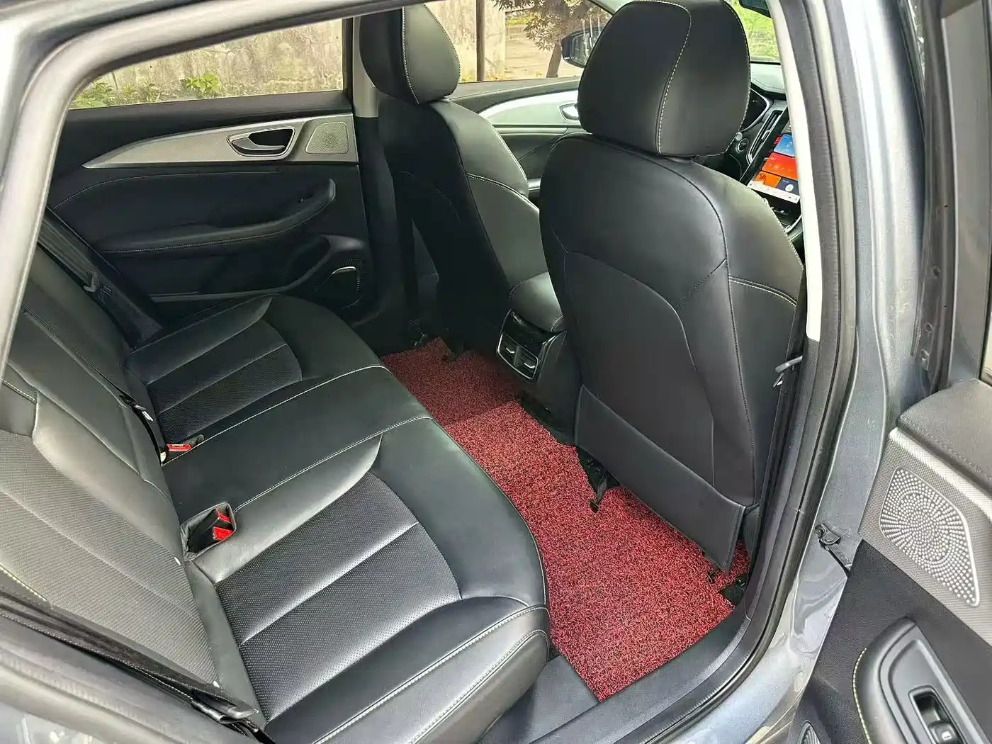 Roewe i6 MAX 2021 2020 Model 300TGI Automatic Cool & Smart Edition