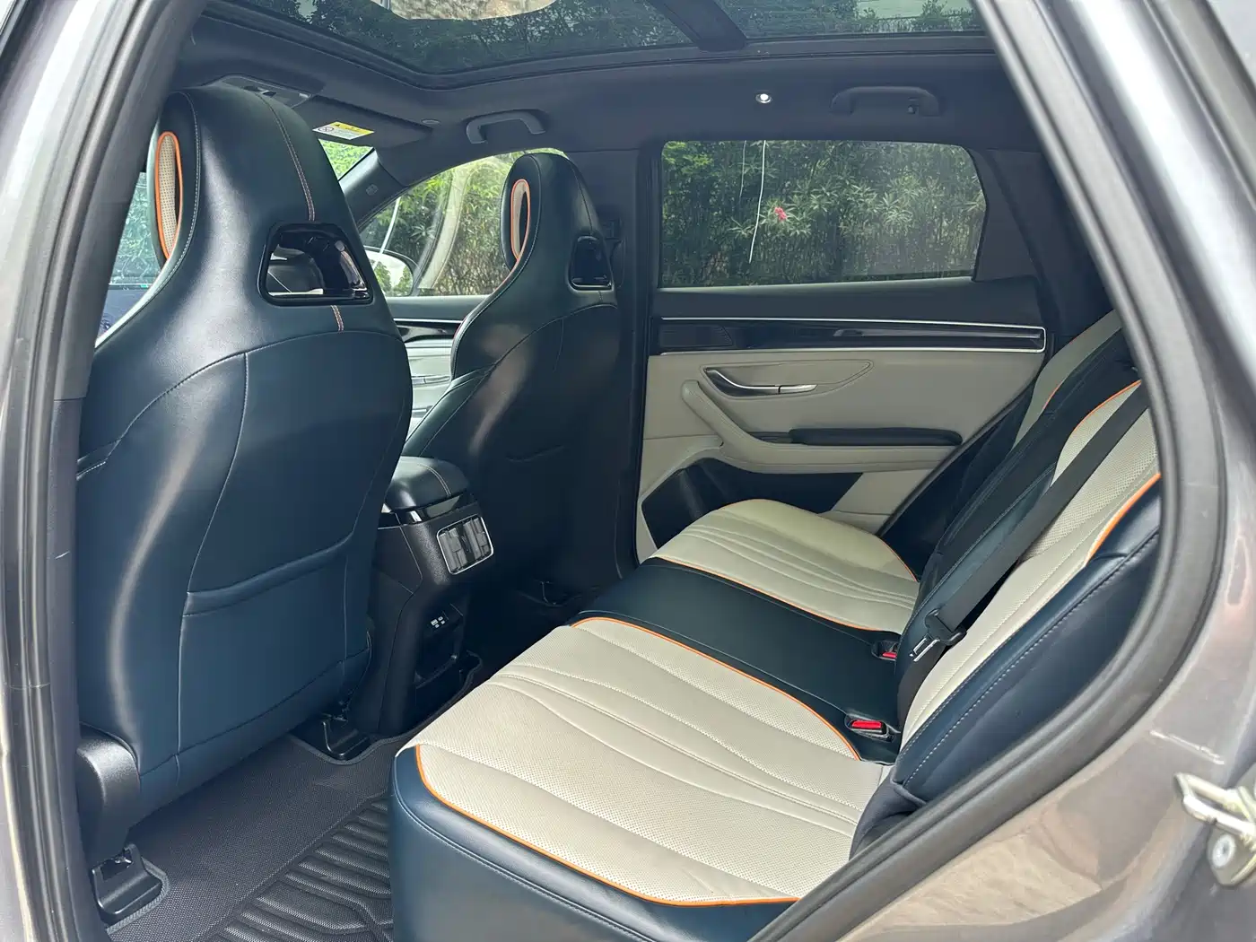 BYD Song PLUS PHEV 2024 Glory Edition DM-i 110km Flagship PLUS фото 32