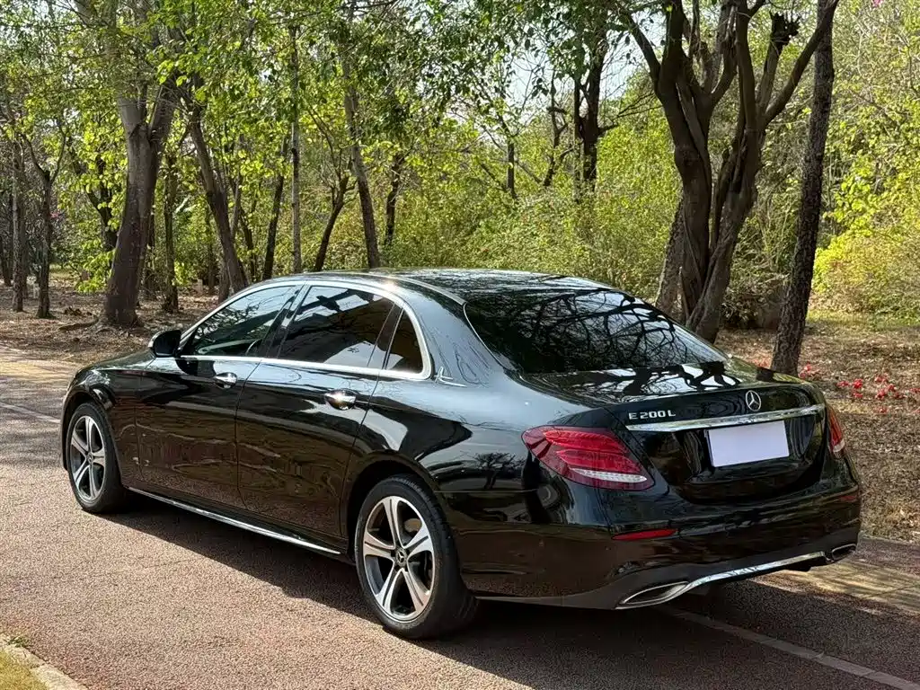 Mercedes-Benz E-Class 2016 E 200 L Sport Type фото 4