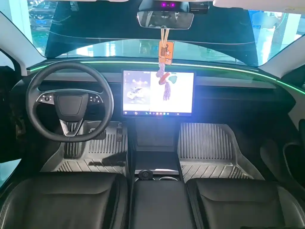 Photo 3 - Tesla Model 3