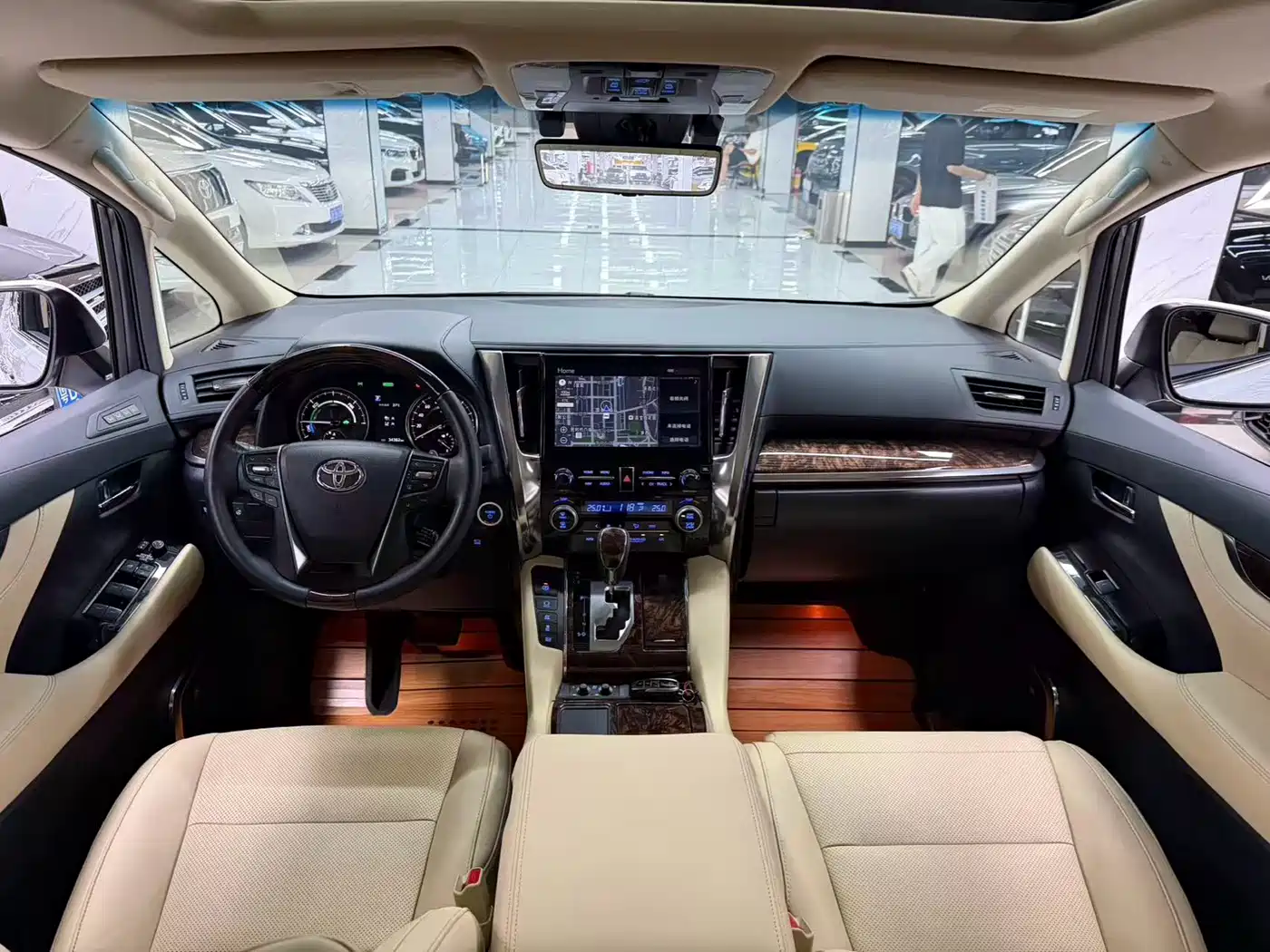 Toyota Alphard 2020 Hybrid 2.5L Luxury Edition фото 15