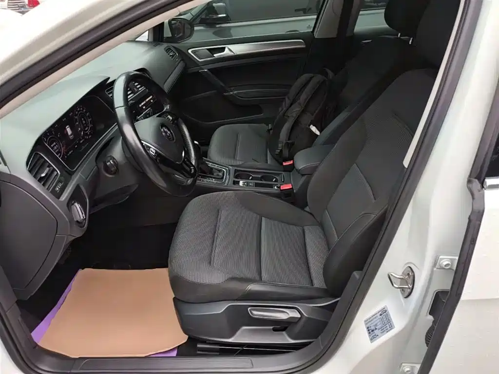 Volkswagen Golf 2020 Beloved Edition 280TSI DSG Comfort фото 11
