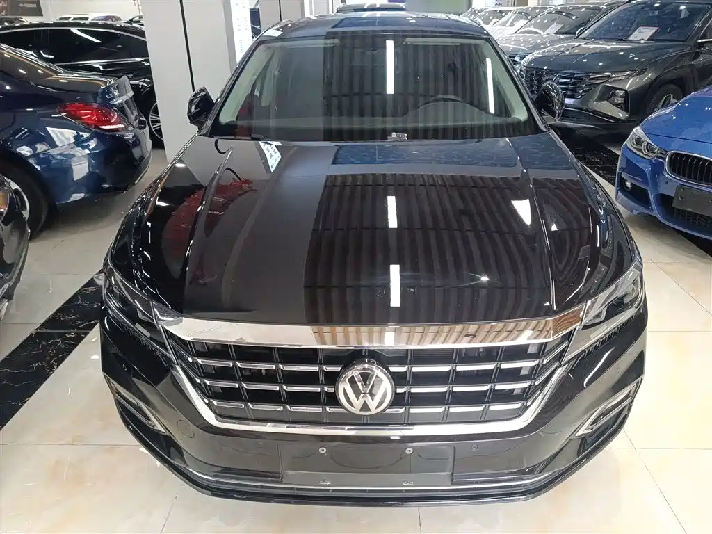 Volkswagen Passat 2019 330TSI Luxury Edition China VI фото 3