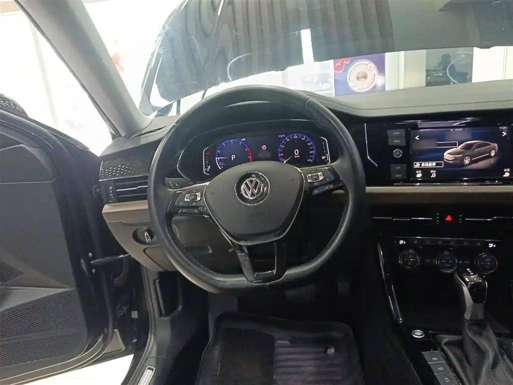 Volkswagen Passat 2019 330TSI Luxury Edition China VI фото 11