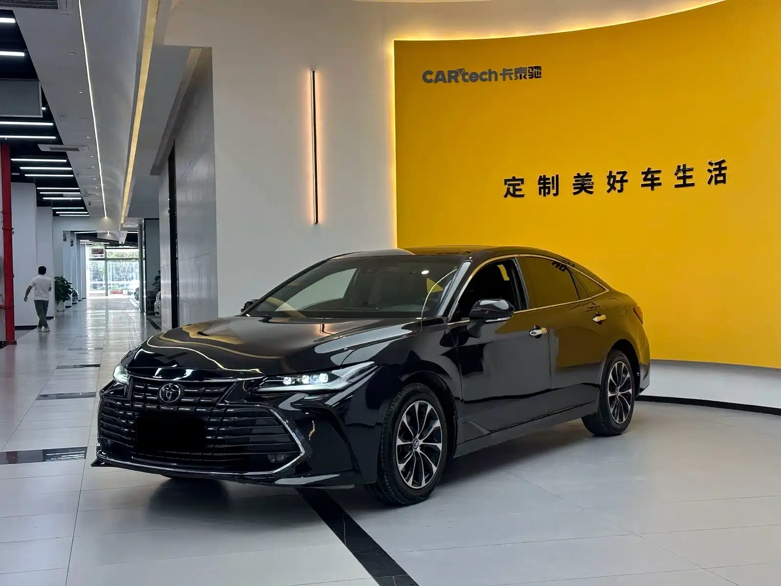 Фото 3 - Toyota Avalon