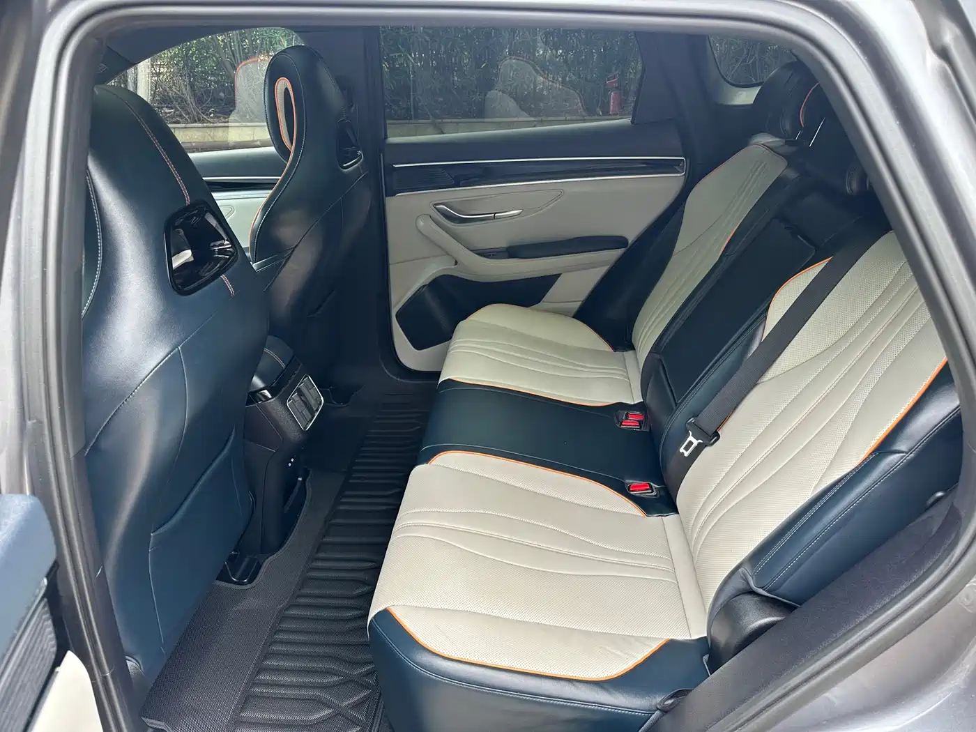 BYD Song PLUS PHEV 2024 Glory Edition DM-i 110km Flagship PLUS фото 33
