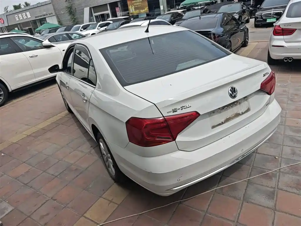 Volkswagen Jetta 2017 1.5L Automatic Comfort фото 9