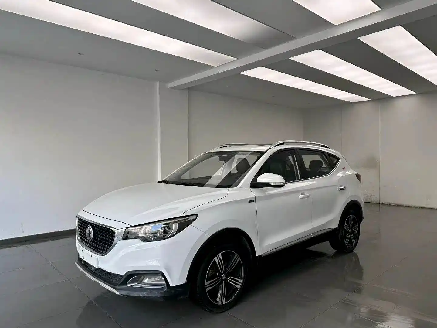 Photo 1 - MG ZS